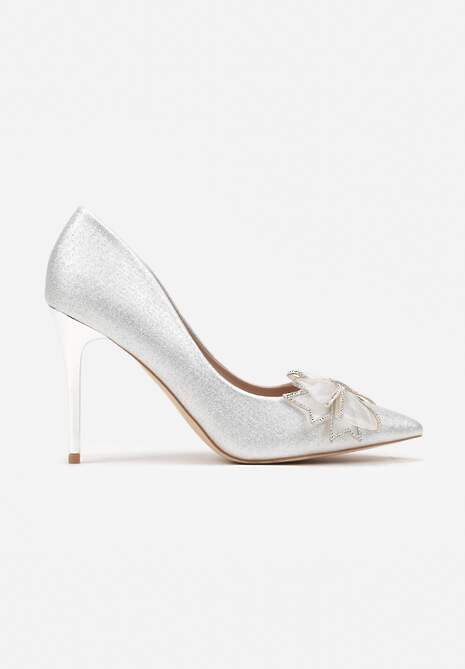 Srebrne Szpilki z Brokatowym Połyskiem i Szpiczastym Noskiem Zdobionym Kokardą Itteleina