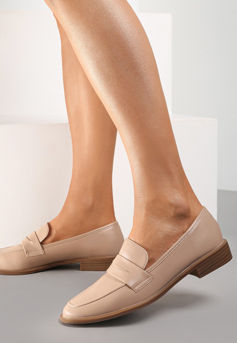 Czarne Mokasyny Caeione