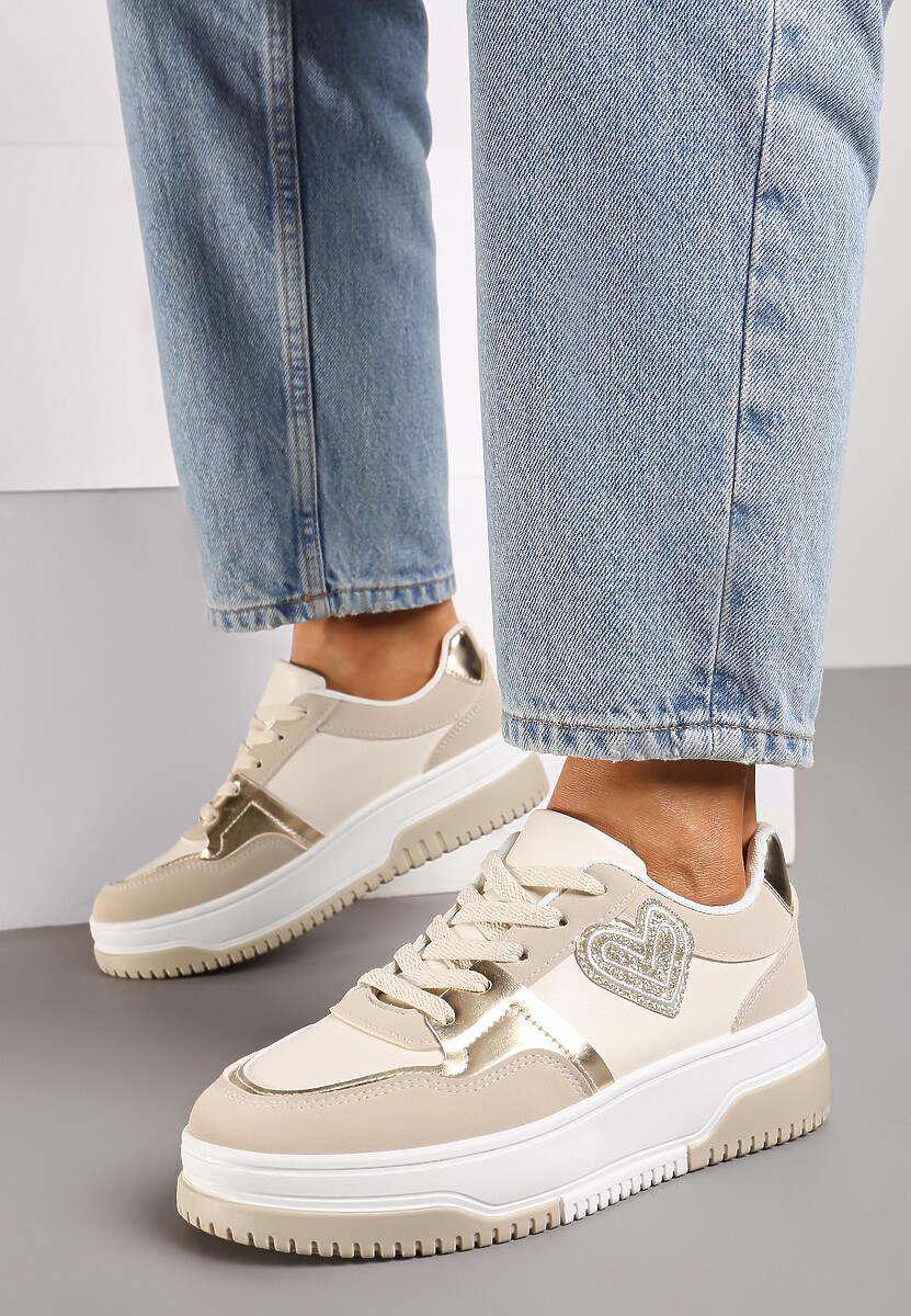 Beżowe Sneakersy z Brokatową Naszywką w Kształcie Serca Avioneria