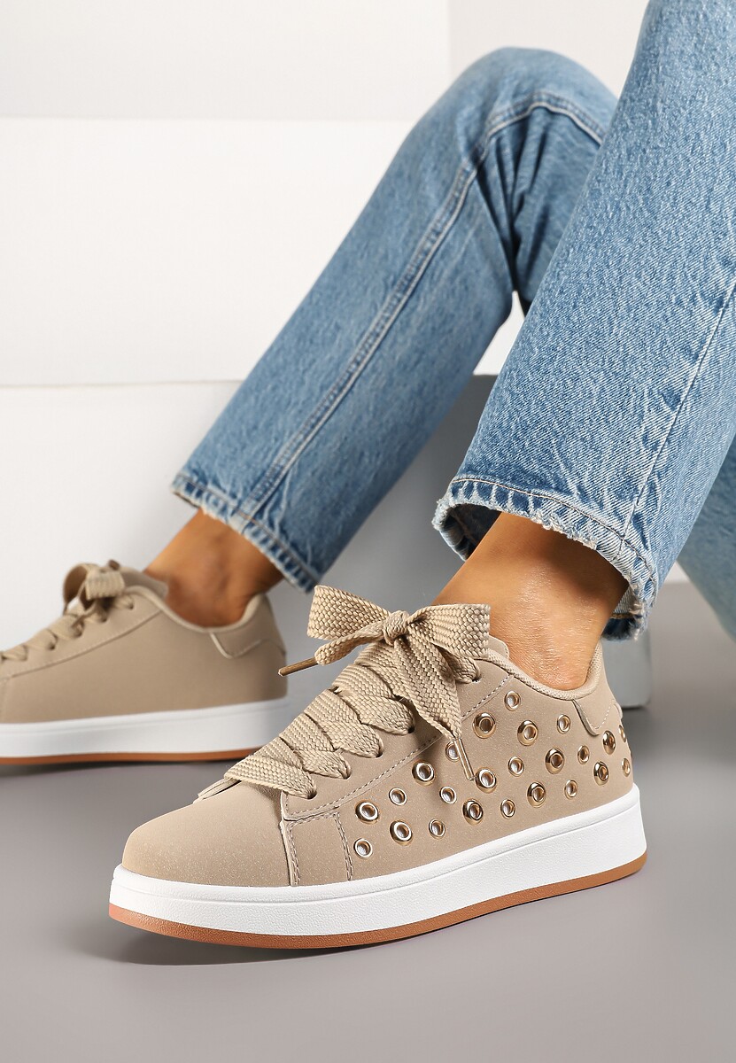 Ciemnobeżowe Sneakersy z Ozdobnymi Nitami Feloriela