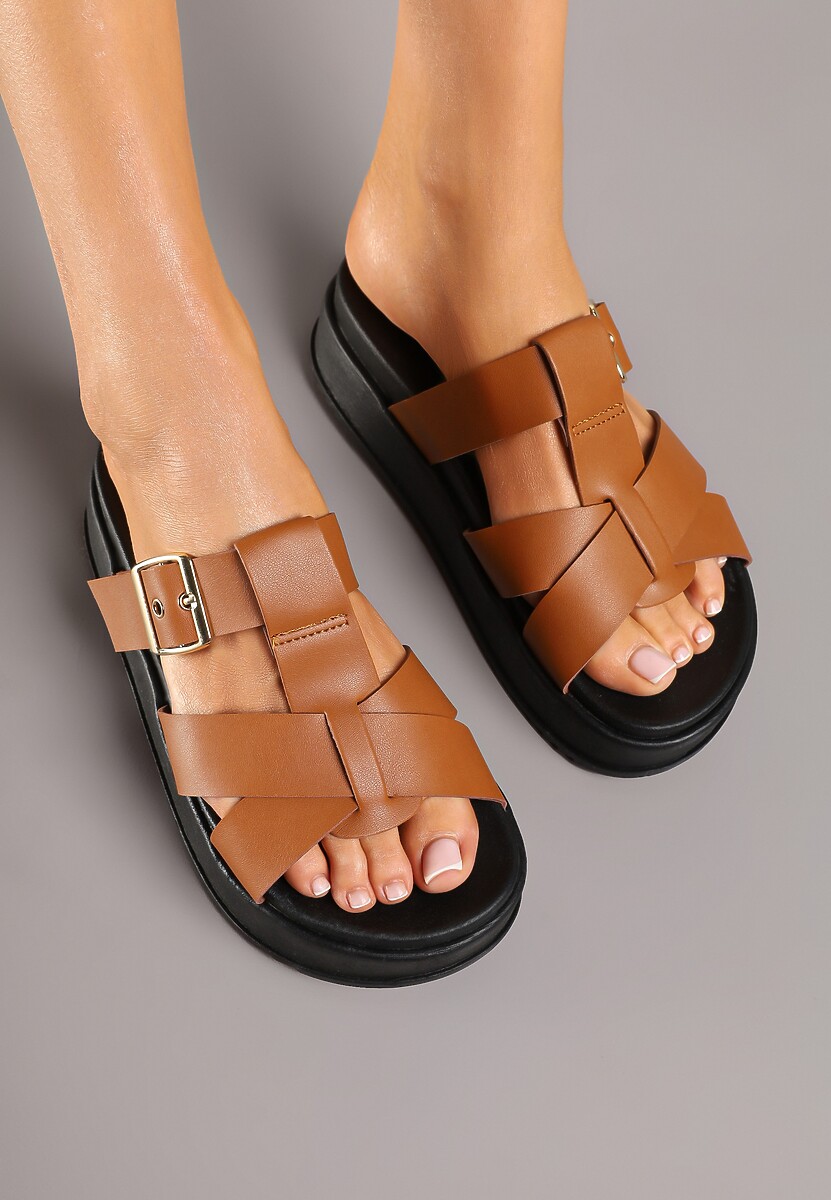 Brązowe Klapki Ozdobione Kwadratową Klamrą Gavrila