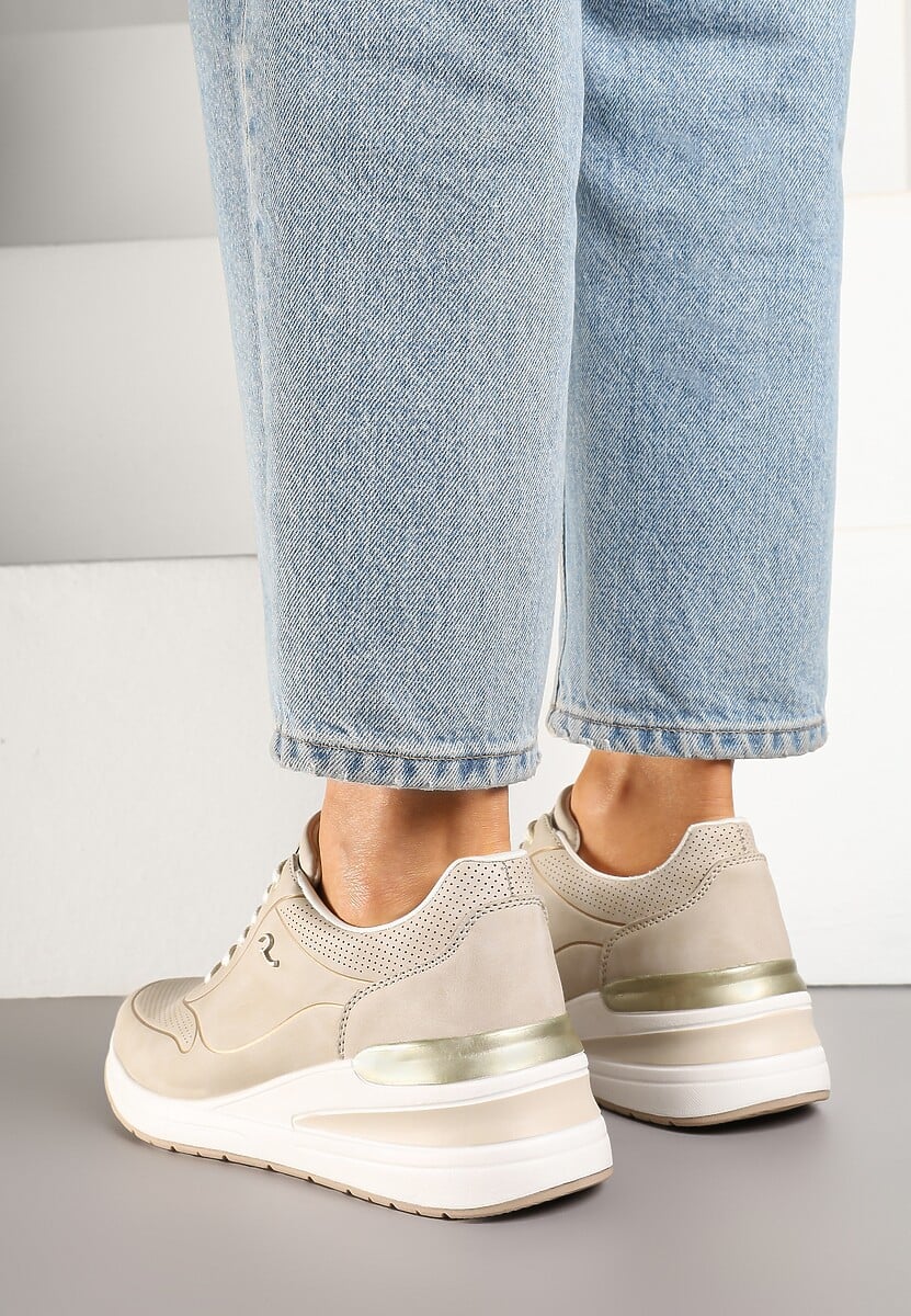 Beżowe Sneakersy na Koturnie Zdobione Tłoczeniami i Aplikacją Marovea