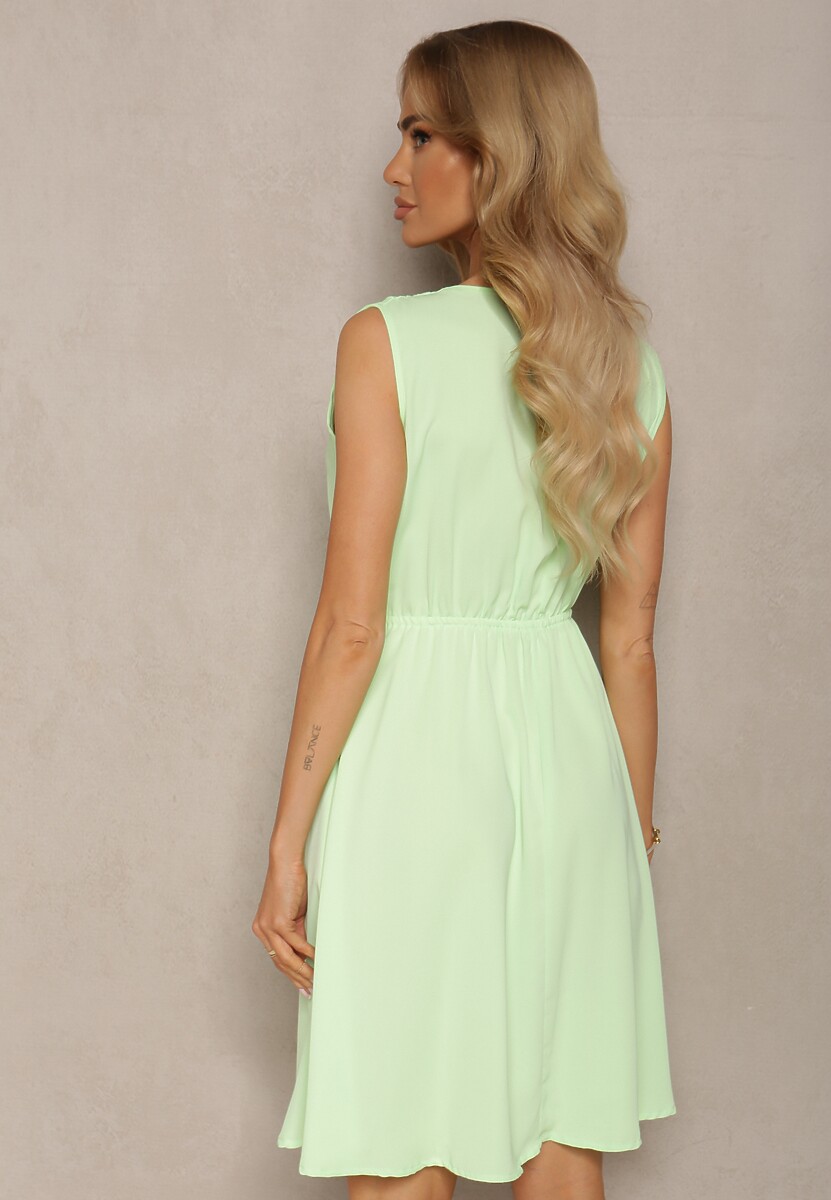 Jasnozielona Kopertowa Sukienka z Gumką w Talii i Falbanką Xaleri