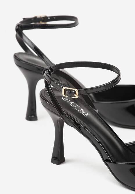 Czarne Sandały na Szpilce z Paskiem z Klamerką i Lakierowanym Połyskiem Celafere