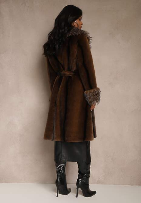 Brązowy Płaszcz Futerko z Paskiem z Ozdobnym Kołnierzem i Mankietami Tiobella