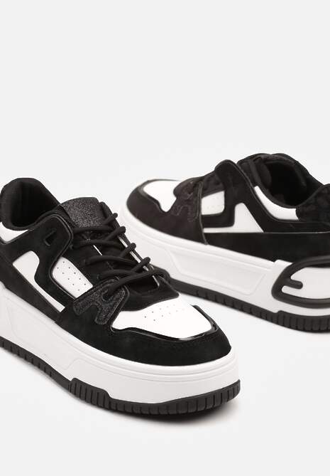 Czarno-Białe Sneakersy na Tłoczonej Platformie z Geometrycznym Motywem Eloneo