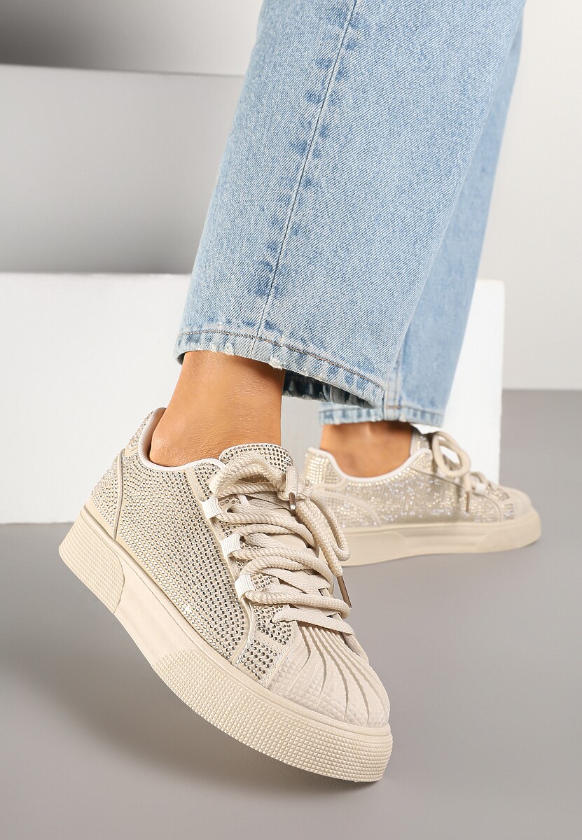 Beżowe Sneakersy z Ozdobnym Tłoczeniem i Cyrkoniami Dorreia