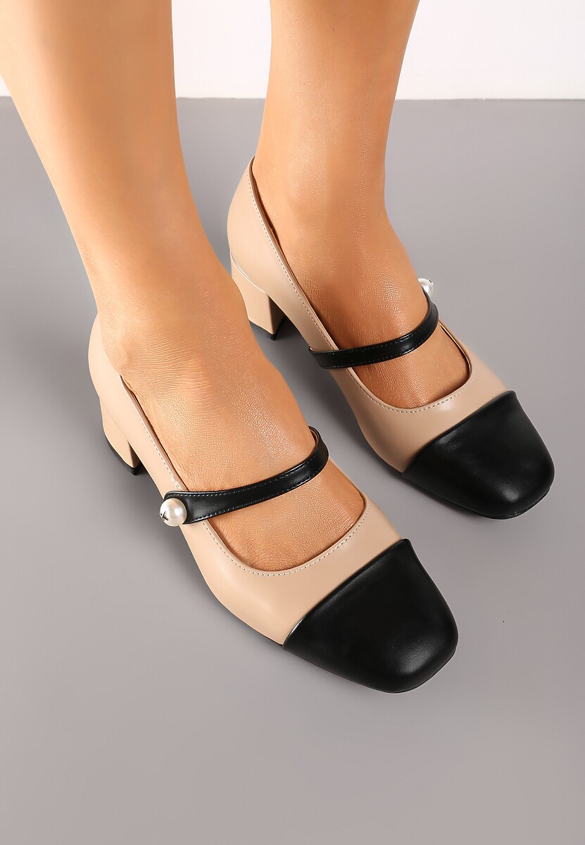 Beżowe Czółenka na Słupku Wykończone Paskiem z Perełką i Metaliczną Wstawką Milanea