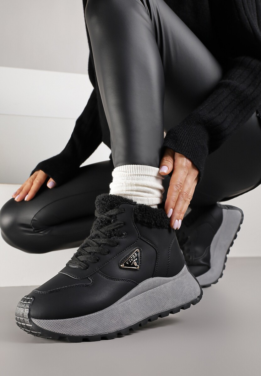 Czarne Sneakersy Śniegowce Vices na Platformie Ozdobione Trójkątną Aplikacją Ficebia