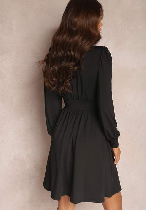 Czarna Sukienka Kopertowa Taliowana Hosidius