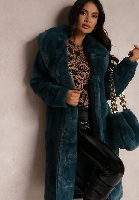 Ciemnozielony Płaszcz Futrzany Teddy z Wiązanym Paskiem  i Torebką Voda