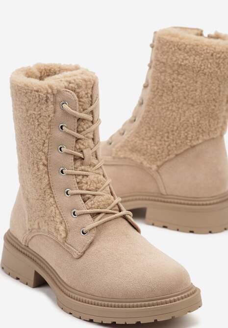Beżowe Botki Workery na Płaskiej Podeszwie Ozdobione Futerkiem w Stylu Baranka Nevaletta