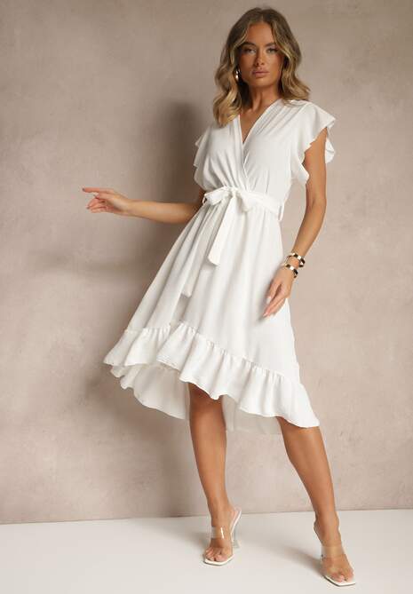 Biała Sukienka o Rozkloszowanym Kroju z Paskiem i Falbanką Nativese