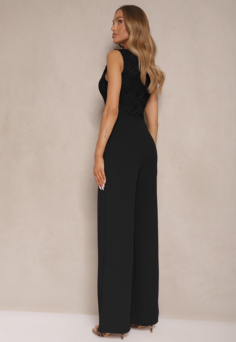 Czarny Kombinezon z Prostymi Nogawkami z Metalową Ozdobą w Talii Lannrive