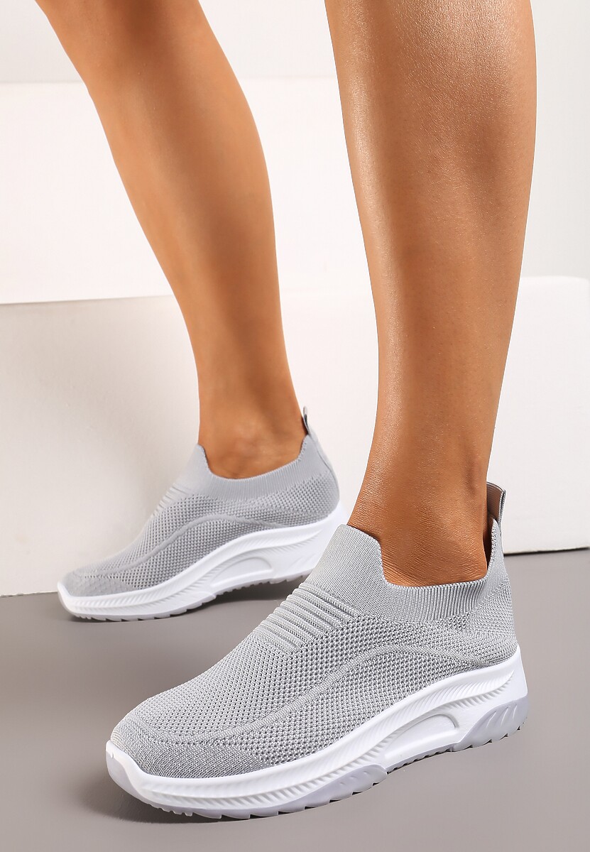 Szare Casualowe Buty Sportowe na Grubszej Podeszwie Ozdobione Perforacją Fiovena