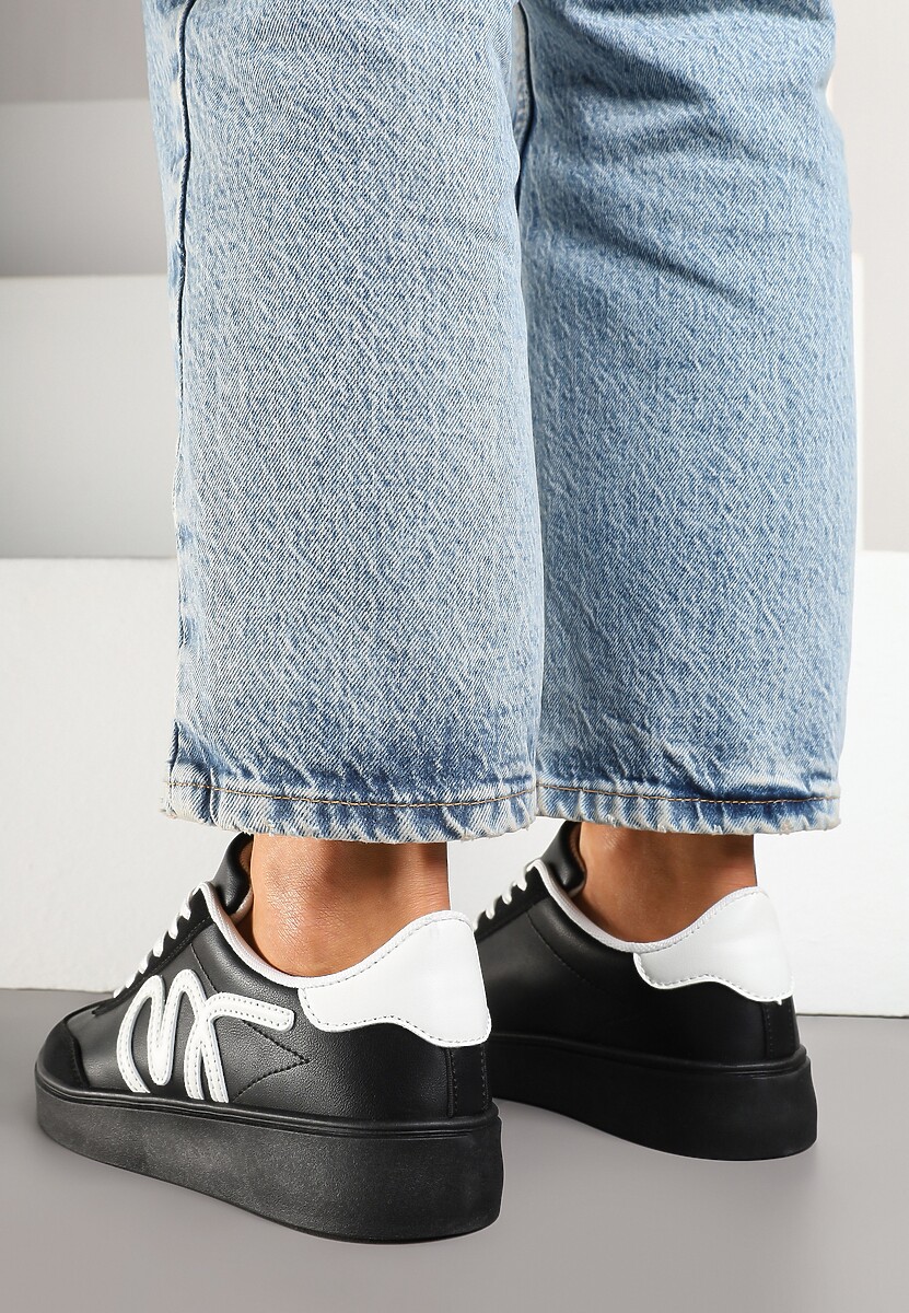 Czarne Sneakersy Klasyczne Tenisówki z Abstrakcyjną Aplikacją Ailinne