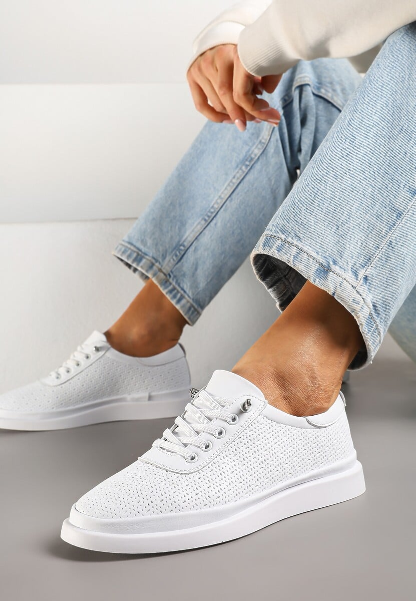 Białe Sneakersy Skórzane z Perforacją i Ozdobą Neorielina