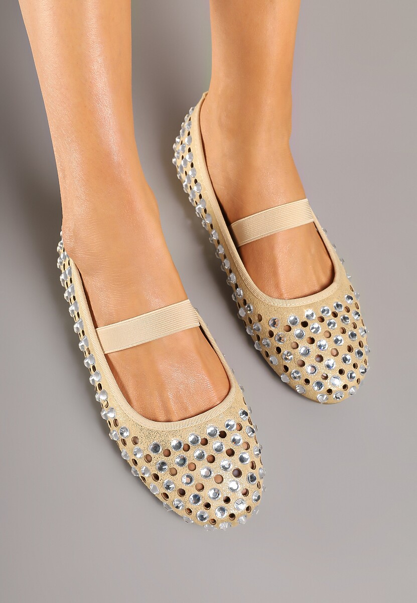 Złote Balerinki Ozdobione Ażurową Cholewką i Cyrkoniami Aseleldi