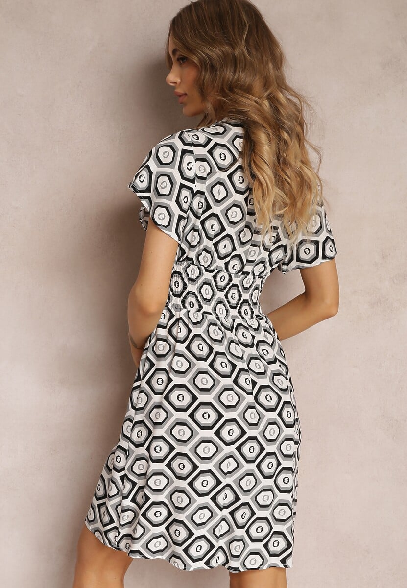 Szara Kopertowa Sukienka Mini z Gumką w Talii z Wiskozy Samata