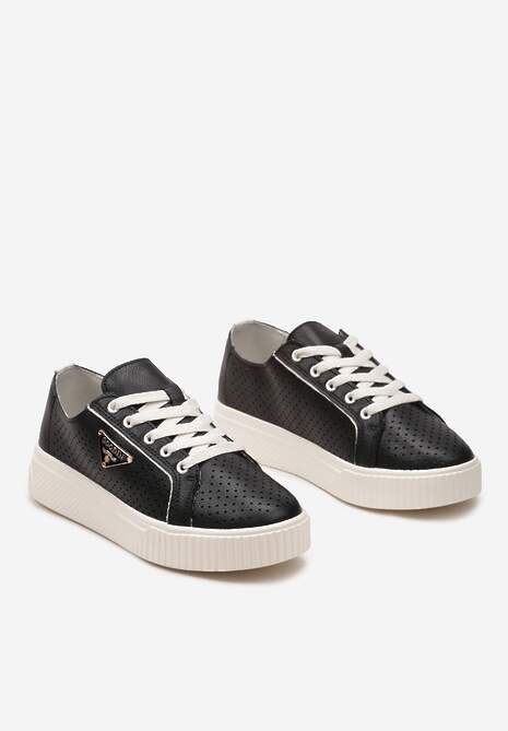 Czarne Skórzane Sneakersy z Perforacją i Metalicznymi Wstawkami Dernia