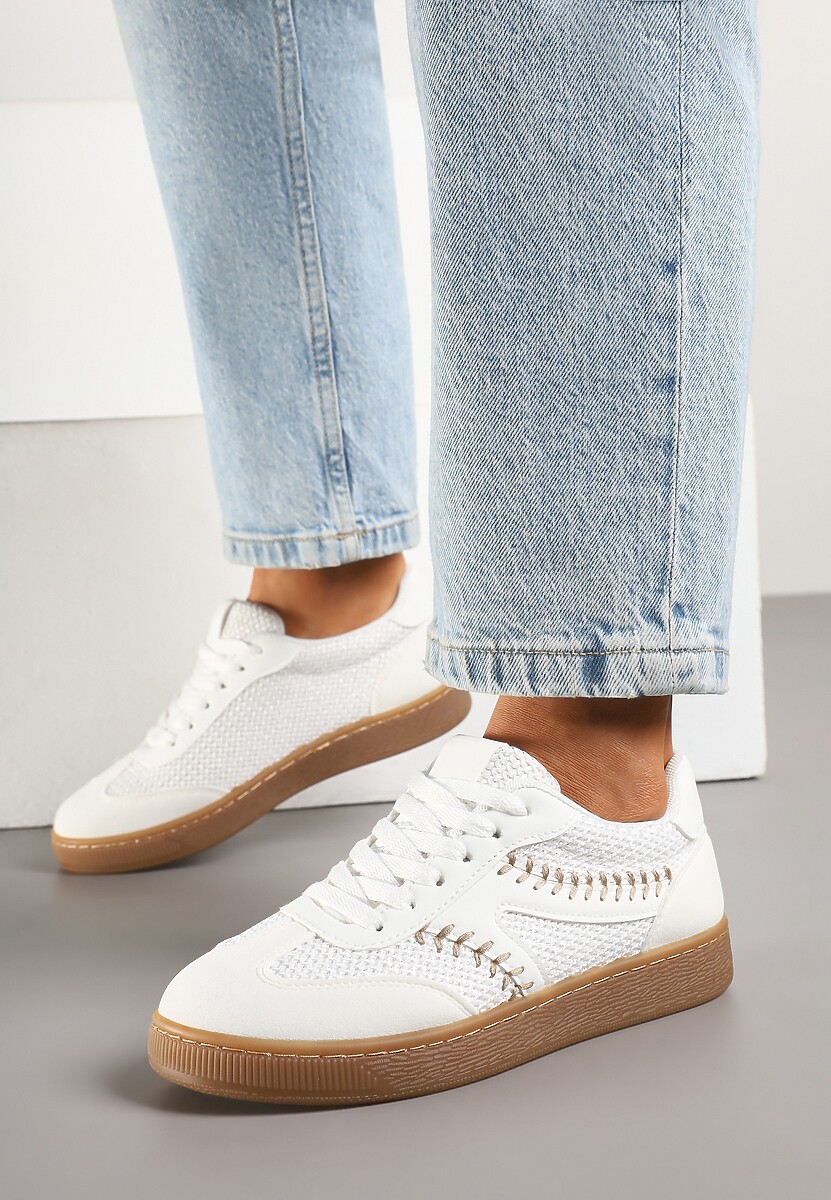 Białe Sneakersy w Stylu Klasycznych Tenisówek Zdobione Przeszyciami i Tweedem Koriznne