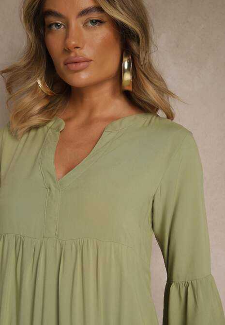 Zielona Wiskozowa Sukienka o Rozkloszowanym Kroju Ozdobiona Falbanami Lirione