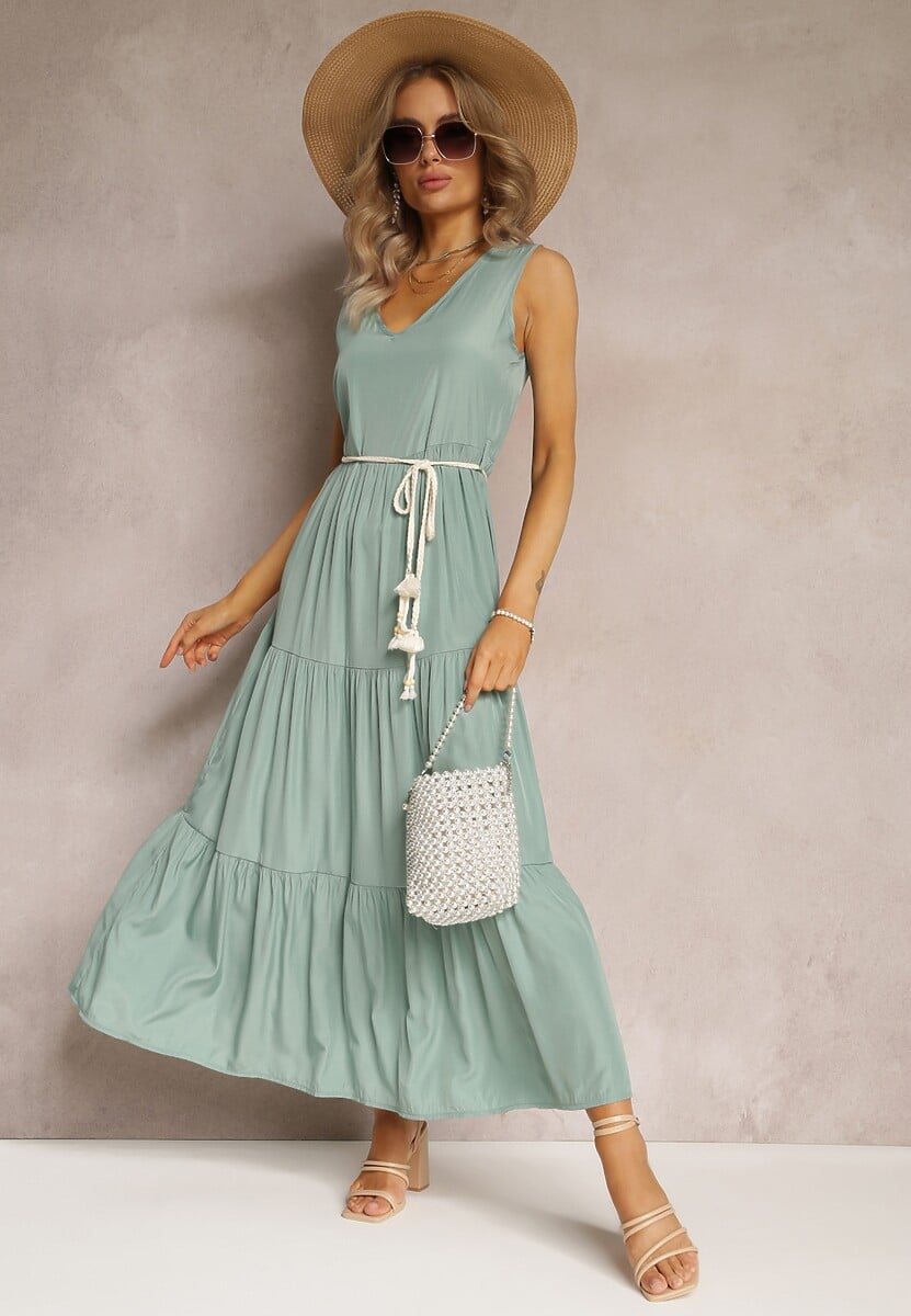 Zielona Sukienka Maxi o Rozkloszowanym Fasonie z Ozdobnym Sznurkiem i Trójkątnym Dekoltem Zornitsa