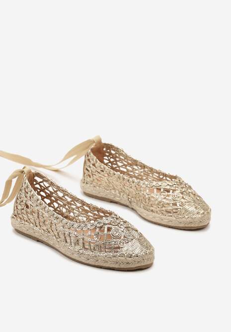 Złote Balerinki z Imitacji Skóry o Plecionym Fasonie ze Sznurowaniami Wokół Kostki Elluna