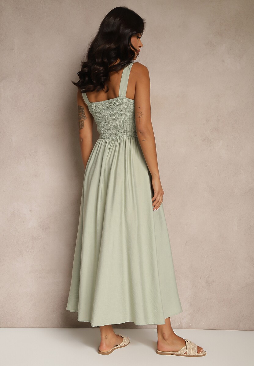 Zielona Rozkloszowana Sukienka z Wiskozy Ozdobiona Kwadratowym Dekoltem Avledia