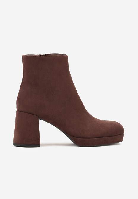Brązowe Botki Vices do Kostki z Imitacji Zamszu na Słupkowym Obcasie Vedvira