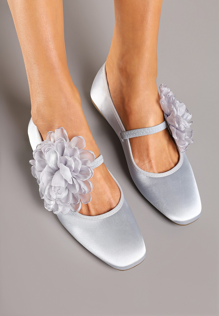 Srebrne Balerinki Ozdobione Kwadratowym Noskiem i Kwiatową Aplikacją 3D Salianes