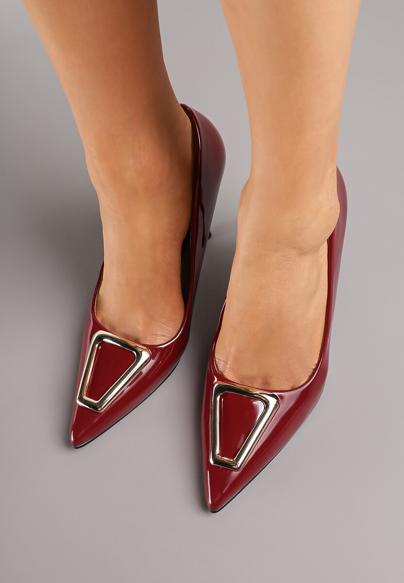 Bordowe Szpilki Lakierowane Ozdobione Aplikacją Riluana