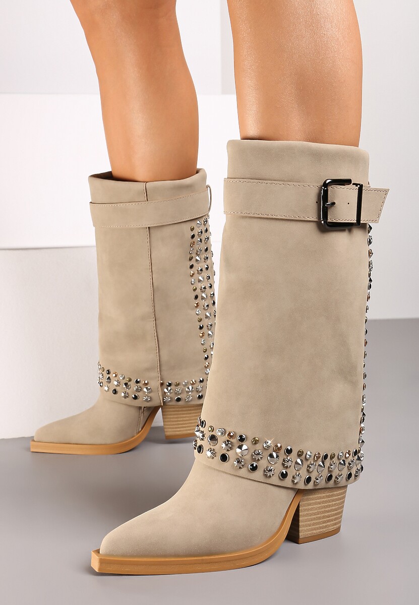 Beżowe Botki z Cholewką Imitującą Nogawkę Ozdobione Ćwiekami i Klamrą Verivelle