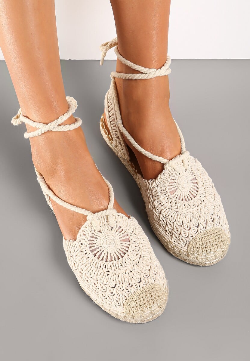 Beżowe Plecione Sandały Boho Wiązane Wokół Kostki Illara