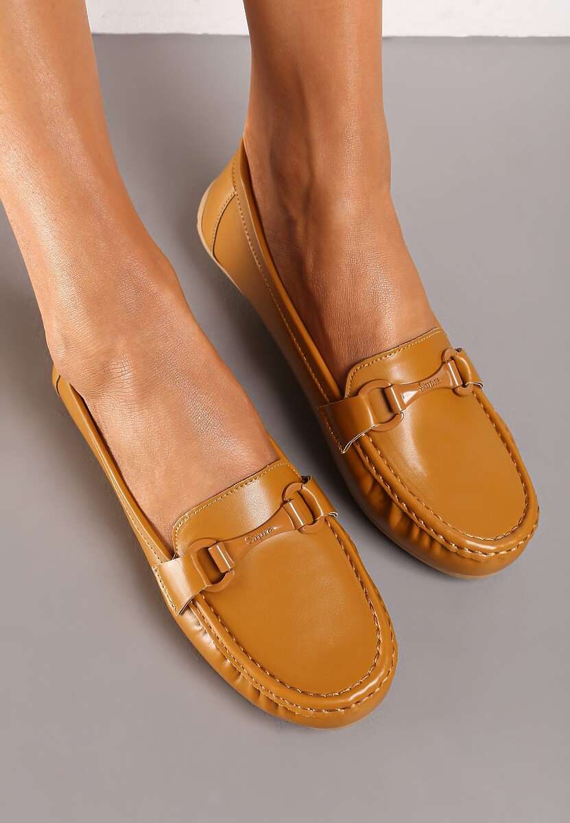 Brązowe Mokasyny Ozdobione Klamerką i Marszczeniem na Nosku Babiana