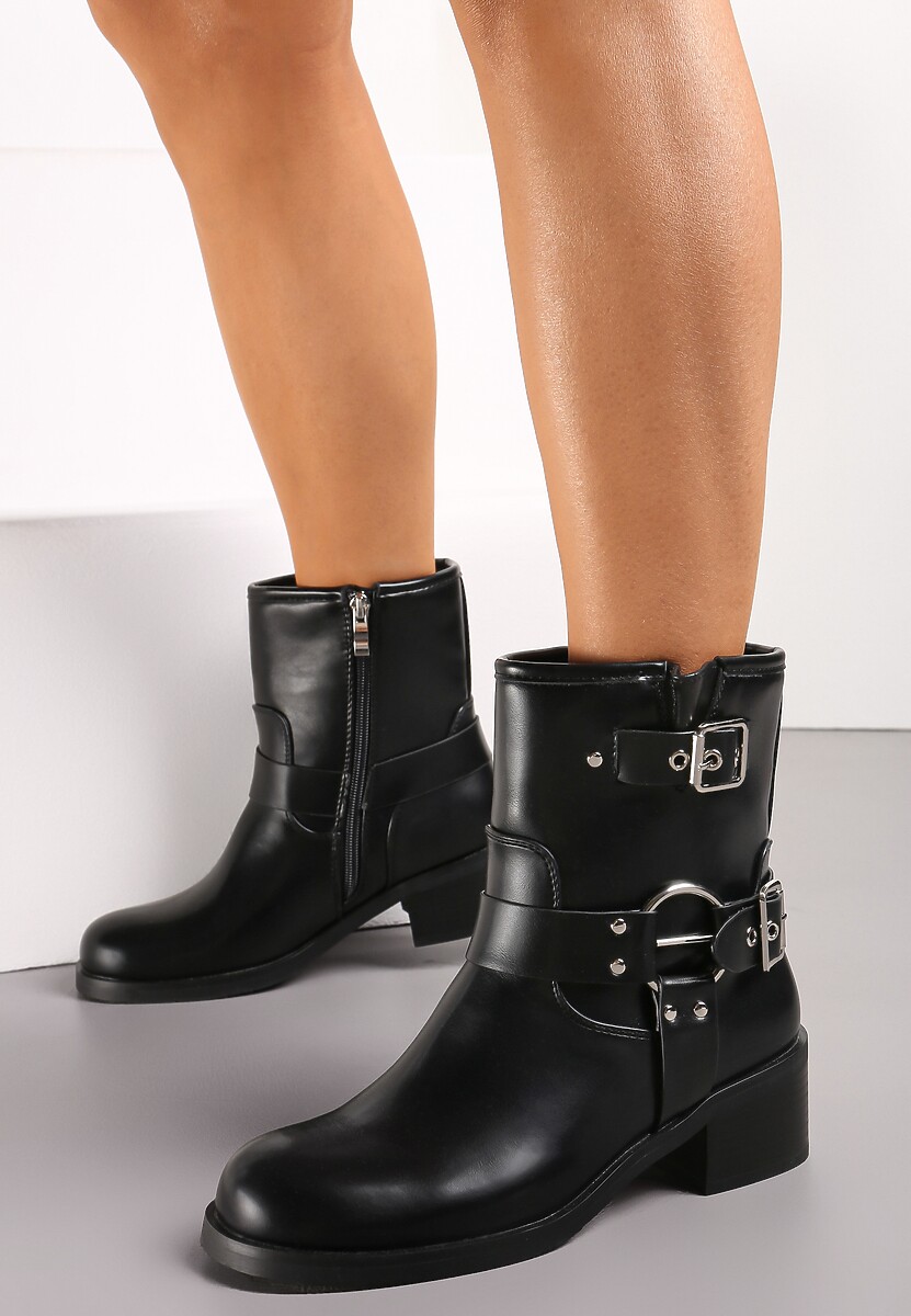 Czarne Botki Bikery Ozdobione Paskami i Okrągłą Klamrą Warasa