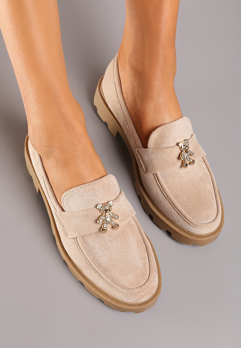 Ciemnobeżowe Mokasyny na Płaskiej Podeszwie Ozdobione Cyrkoniowym Misiem Nevithra