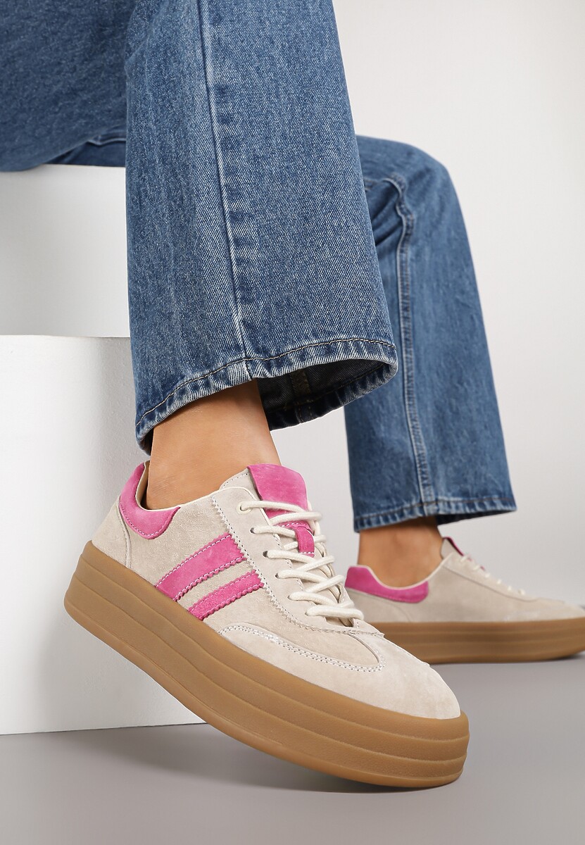 Beżowo-Fuksjowe Sneakersy Zamszowe na Platformie ze Skórzaną Wkładką Ozdobione Paskiem Adivrie