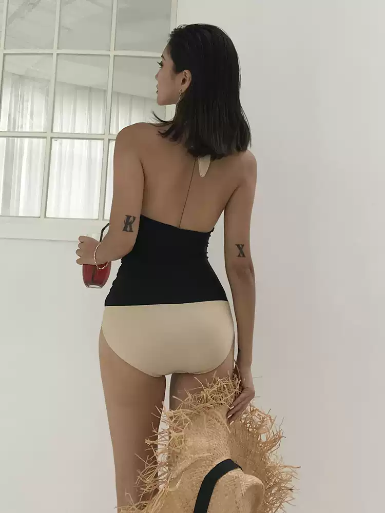 Western-Style Hot Girl One-Piece Bikini - High-End Sexy Resort & Hot Spring Swimsuit for Women