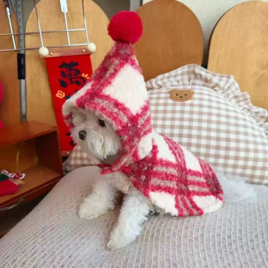 Festive Fleece-Lined Winter Pet Cape for Dogs & Cats