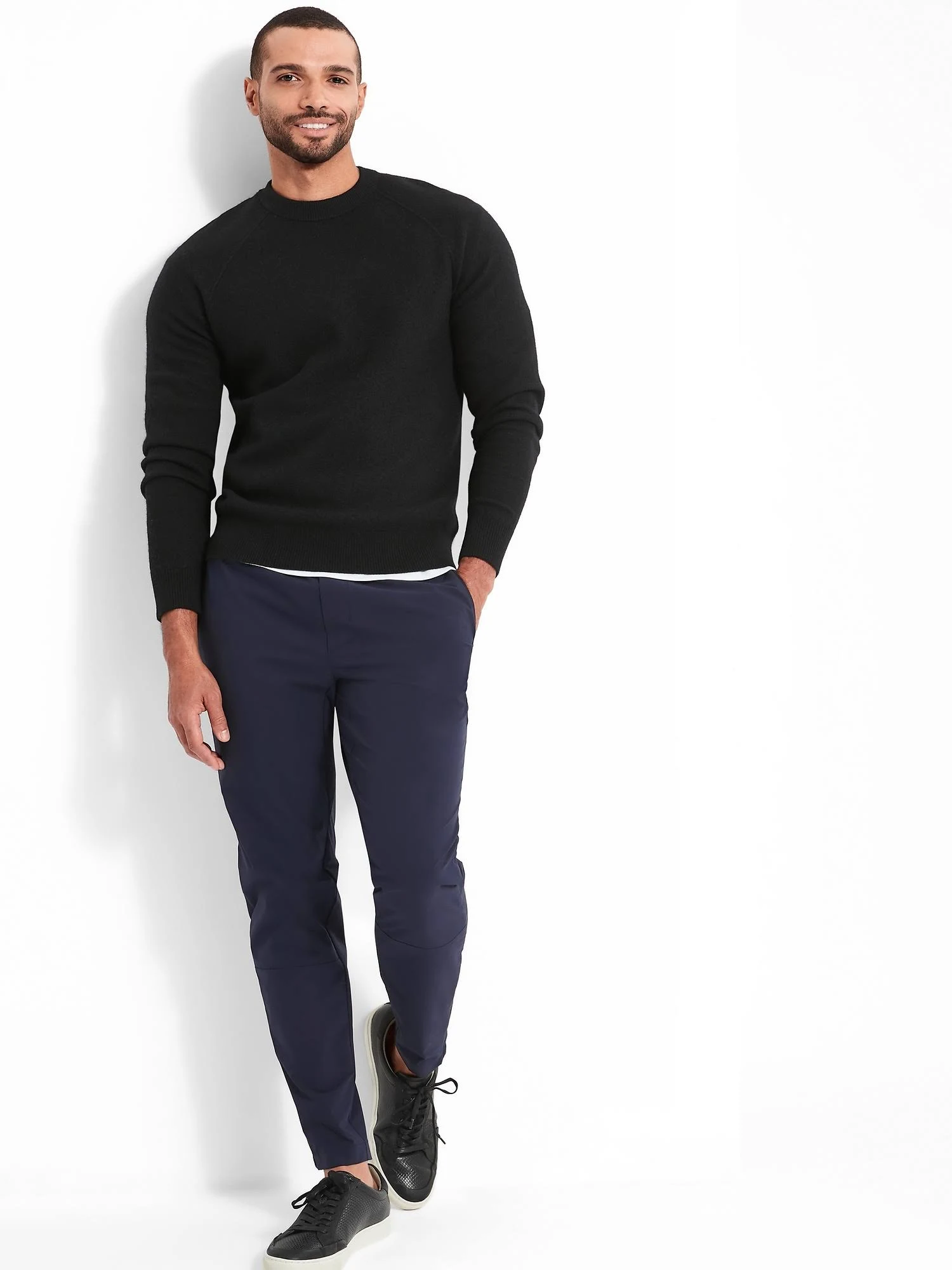 Banana Republic men's Motion Tech Jogger Navy Size M