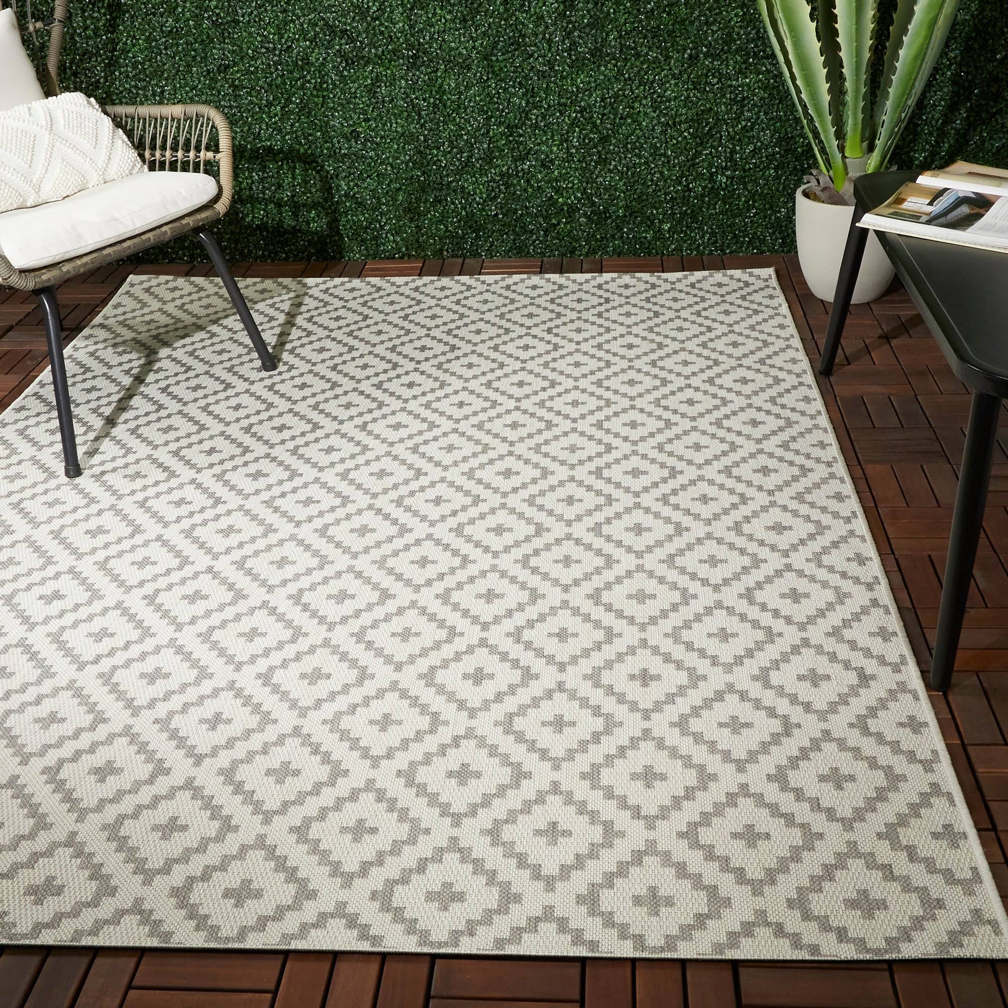 BALTA Cassady White 8 ft. x 10 ft. Diamond Trellis Indoor/Outdoor Area Rug