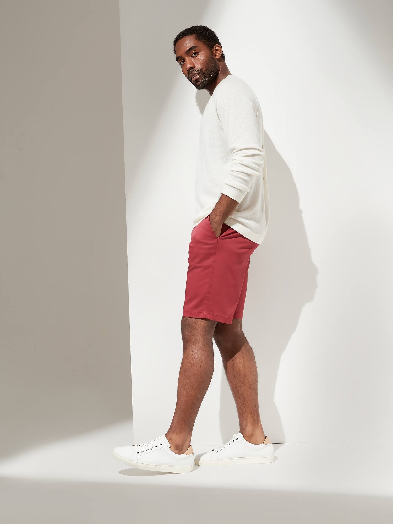 Banana Republic Men's 11x22 Core Temp Short Raspberry Puree Size 28W