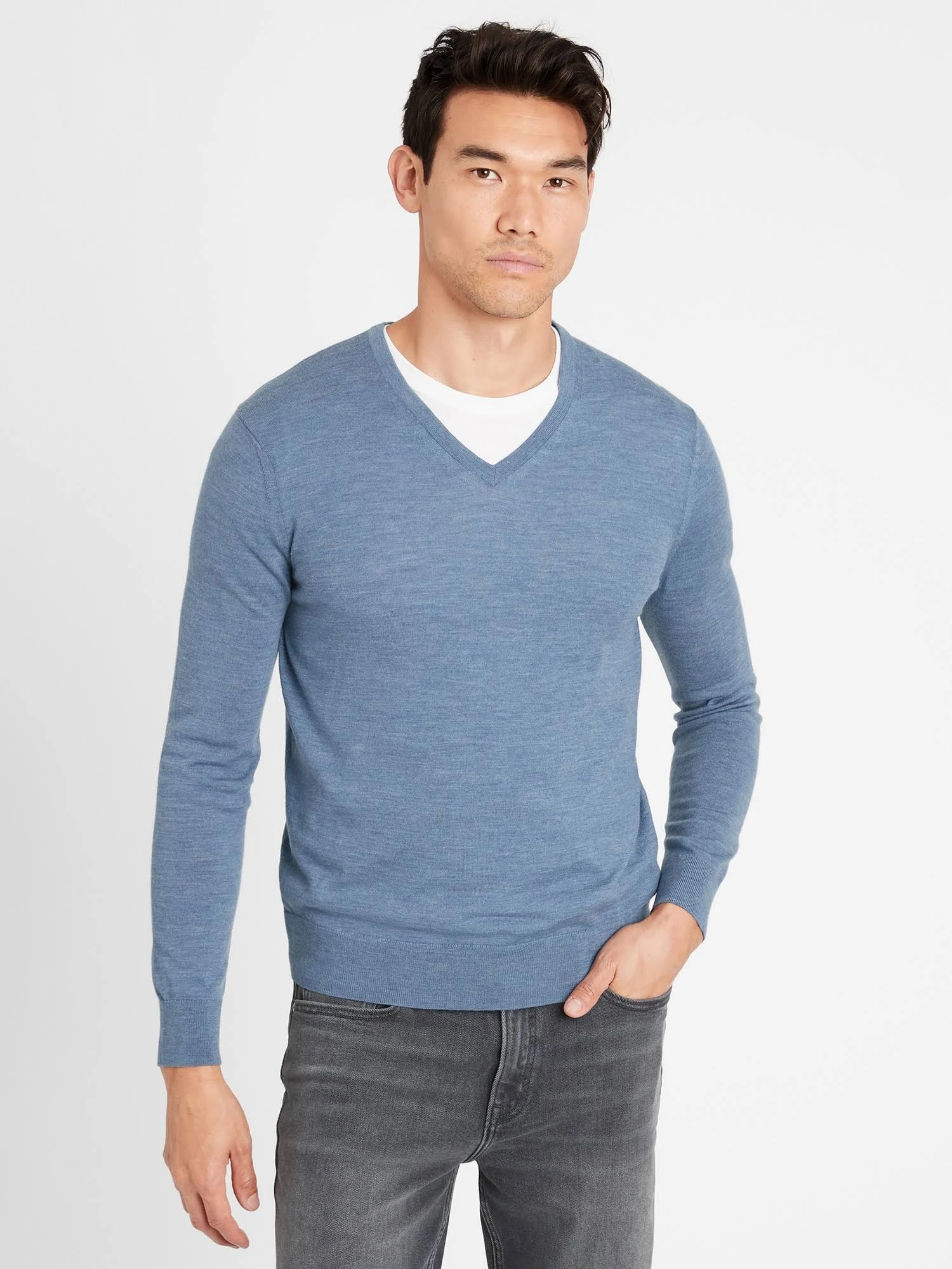 Banana Republic Men's Merino V-Neck Sweater in Responsible Wool Arctic Blue Tall Size L