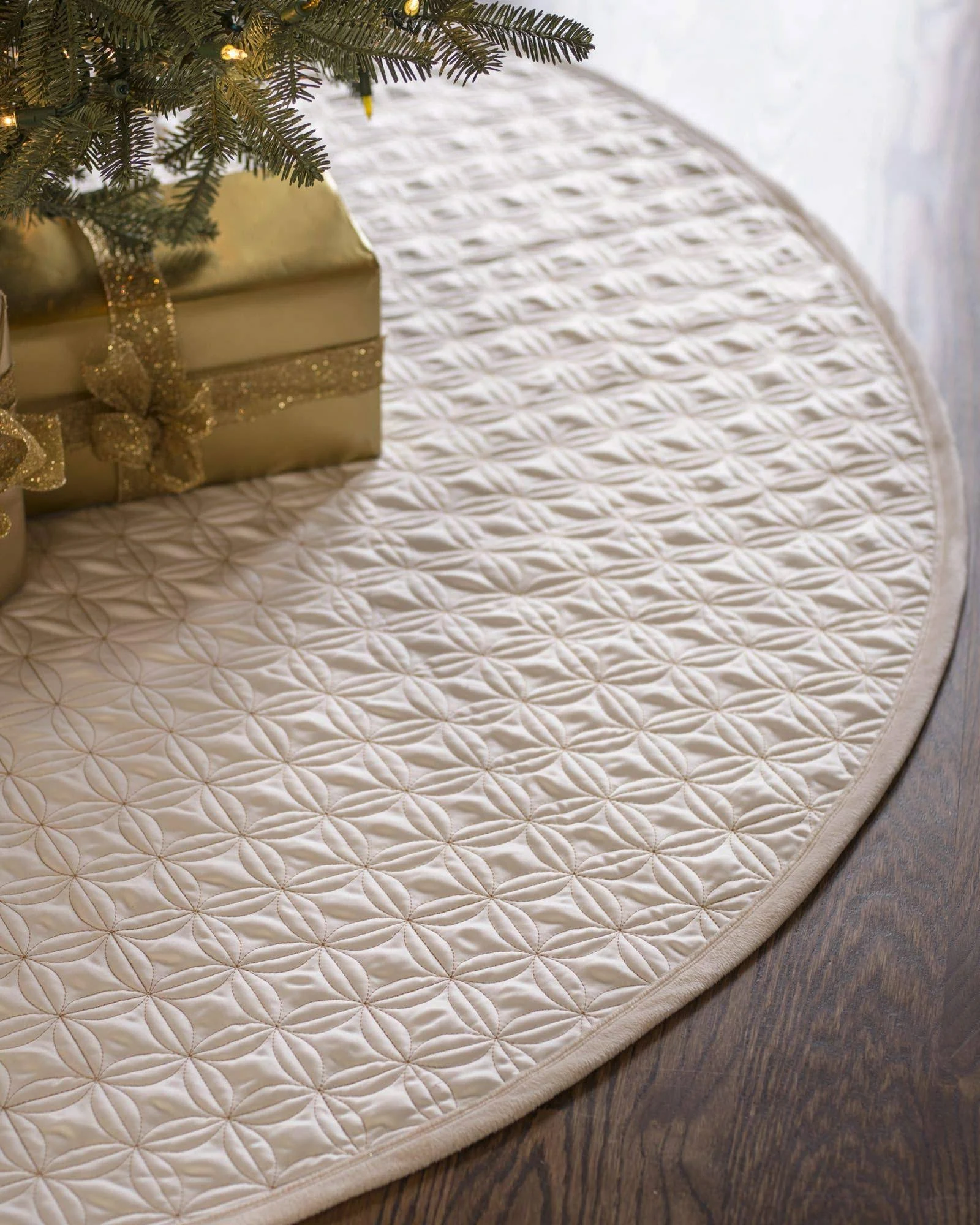 Balsam Hill Lancaster Wedding Ring Quilted Tree Skirt, 72 Inches, Ivory White