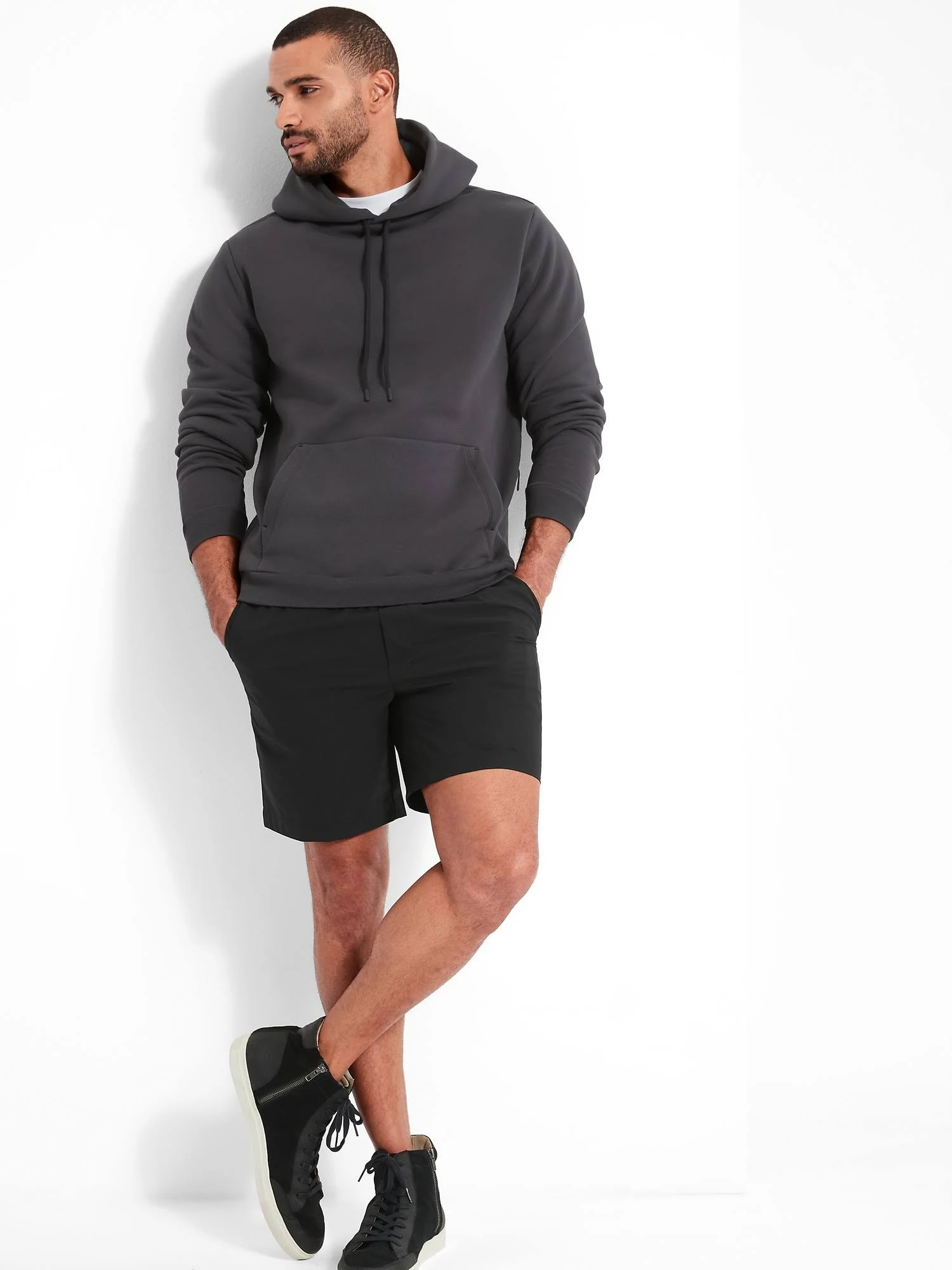 Banana Republic Men's 7x22 Motion Tech Short Black Size L
