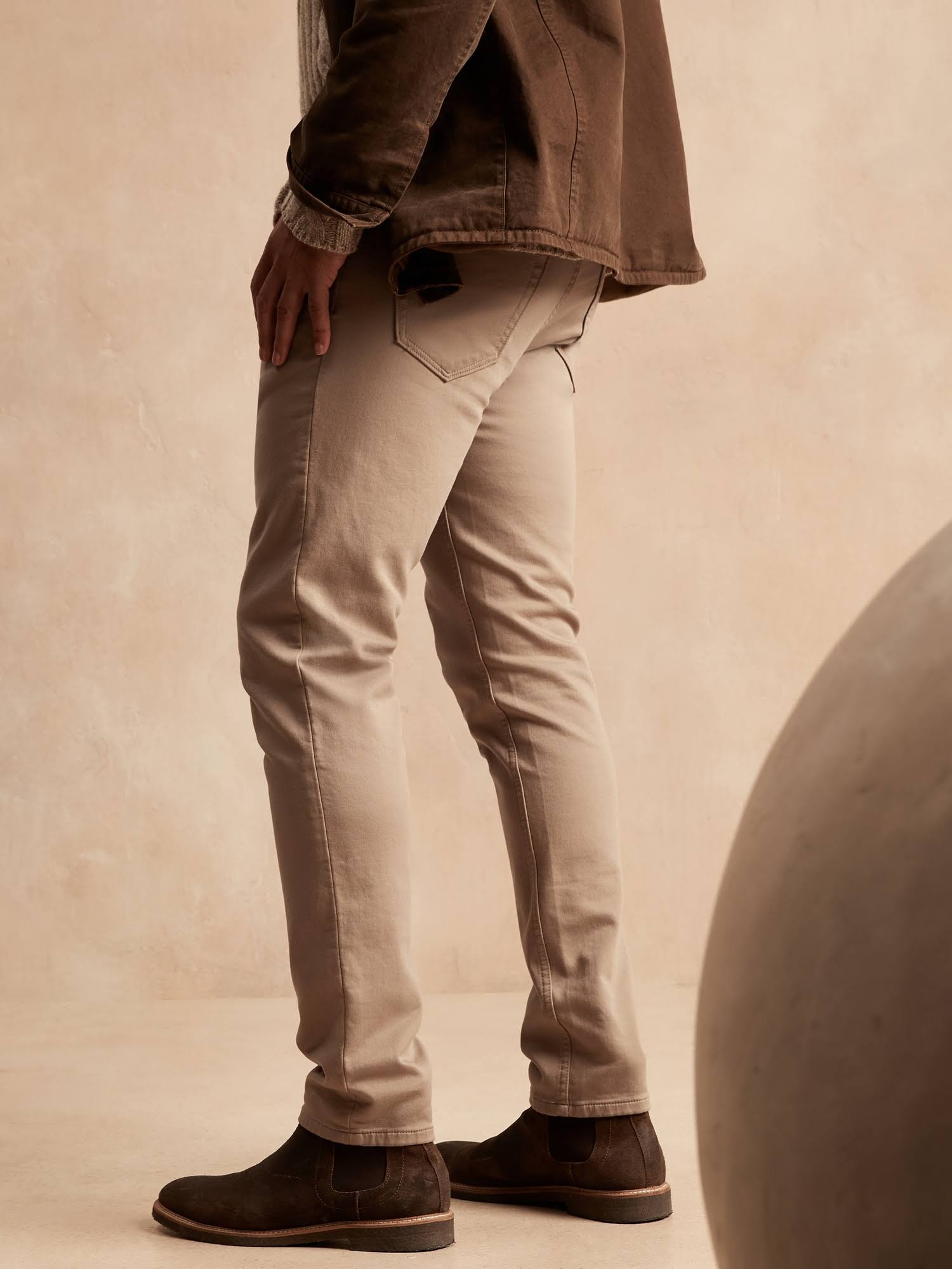 Banana Republic Men's Athletic Tapered Traveler Pant Khaki Size 32W 32L