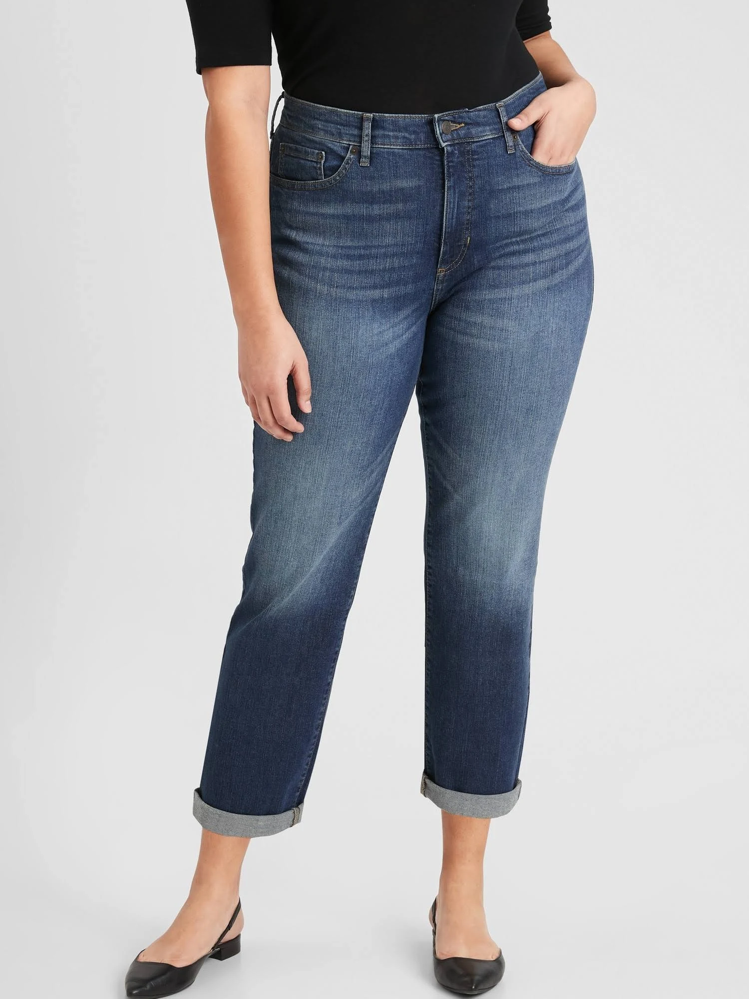 Women's Curvy Low-Rise Dark Wash Girlfriend Jean Dark Wash