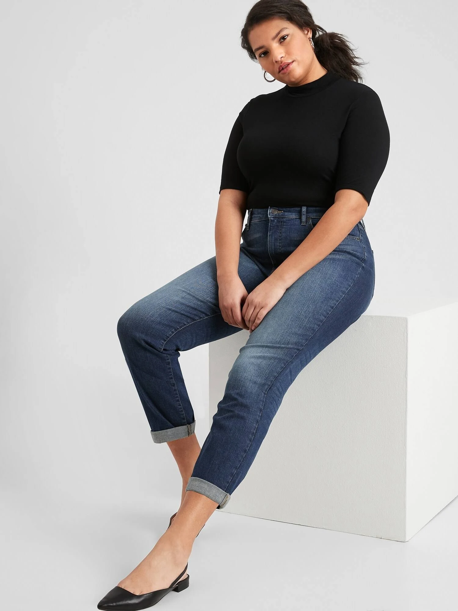 Women's Curvy Low-Rise Dark Wash Girlfriend Jean Dark Wash