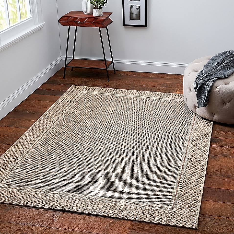 Desert Sand 5& x 7& Indoor/Outdoor Area Rug in Tan
